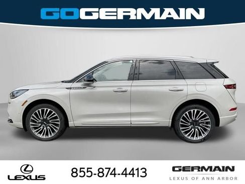 Used 2022 Lincoln Corsair Reserve w/ Equipment Group 201A AWD/4WD image 3