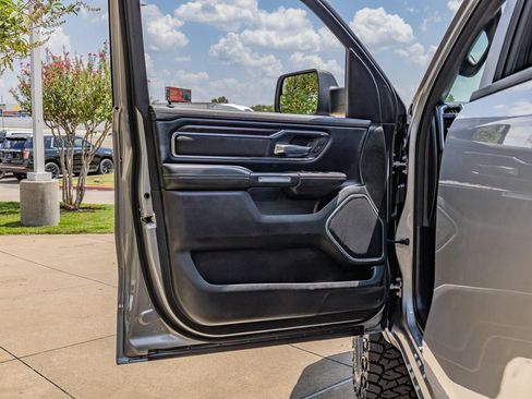 Used 2025 RAM 1500 Laramie w/ Sport Appearance Package AWD/4WD image 31