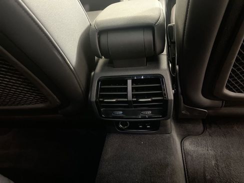 Used 2025 Audi Q3 2.0T Premium image 13