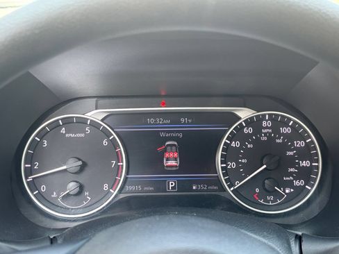 Used 2025 Nissan Sentra SV FWD image 33
