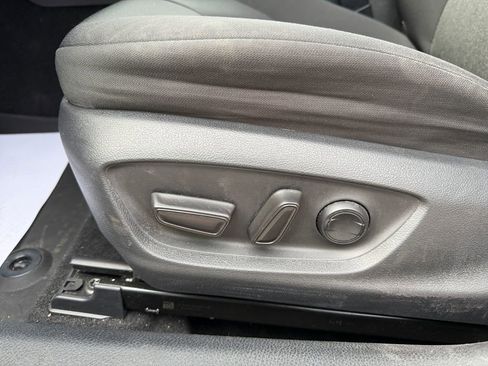 Used 2019 Toyota Camry LE image 12