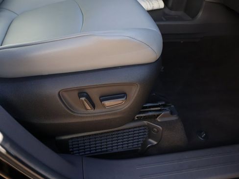 Used 2024 Toyota Sienna XLE image 9