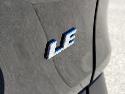 Used 2025 Toyota RAV4 LE image 7