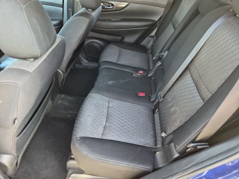 Used 2020 Nissan Rogue SV FWD image 18