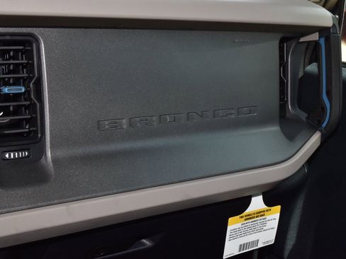 Certified 2024 Ford Bronco Wildtrak AWD/4WD image 36