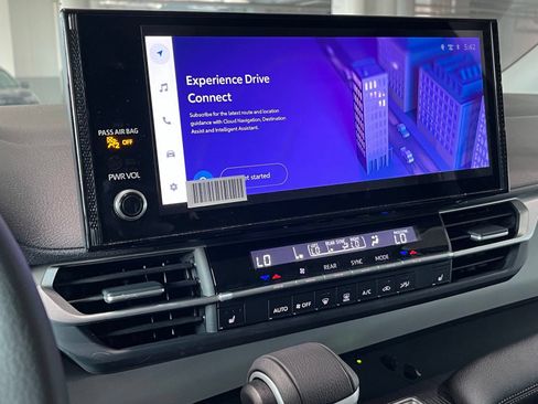 Used 2025 Toyota Sienna XLE w/ XLE Plus Package AWD/4WD image 26