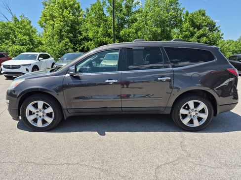 Used 2016 Chevrolet Traverse LT w/ Style and Technology Package FWD image 6