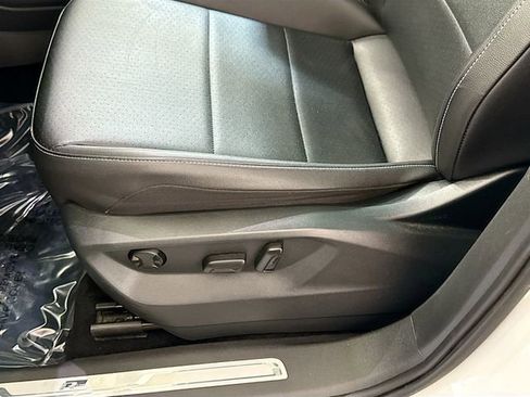 Used 2021 Volkswagen Tiguan SE R-Line AWD/4WD image 19