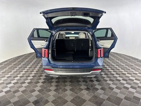 Certified 2025 Kia Sorento S w/ Panoramic Sunroof Package FWD image 17
