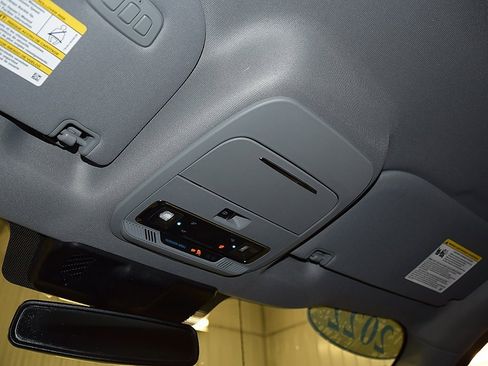 Used 2022 Ford F150 Lariat image 29