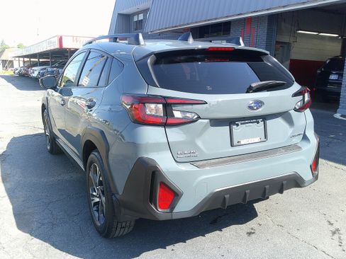 Used 2024 Subaru Crosstrek 2.0i Premium image 5