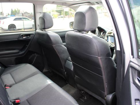 Used 2018 Subaru Forester 2.5i Premium w/ Popular Package #2A AWD/4WD image 16