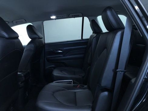 Certified 2025 Toyota Grand Highlander AWD image 16