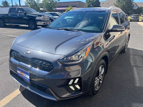 Used 2020 Kia Niro EX Premium FWD image 4