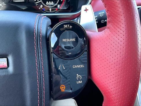 Used 2022 Land Rover Range Rover Sport SVR image 21