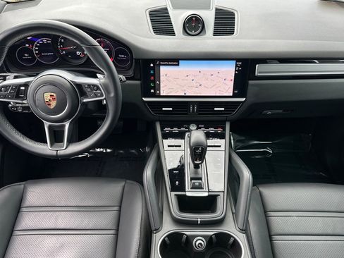 Used 2023 Porsche Cayenne Platinum Edition image 27