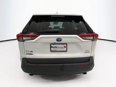 Certified 2022 Toyota RAV4 XLE w/ XLE Grade Weather Package AWD/4WD image 5