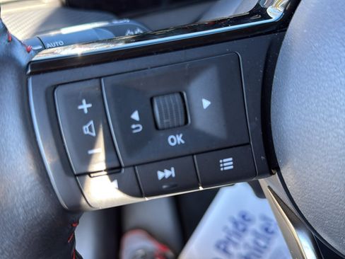 Certified 2025 Nissan Kicks SR image 10