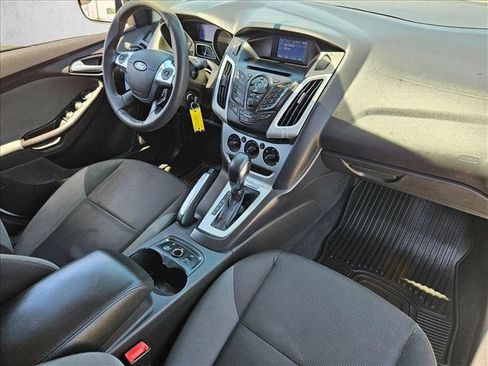 Used 2013 Ford Focus SE w/ SE Winter Pkg FWD image 25