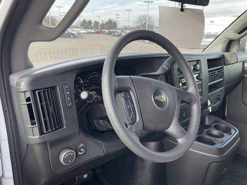 Used 2025 Chevrolet Express 3500 Extended w/ Driver Convenience Package image 15