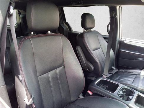 Used 2018 Dodge Grand Caravan GT FWD image 15