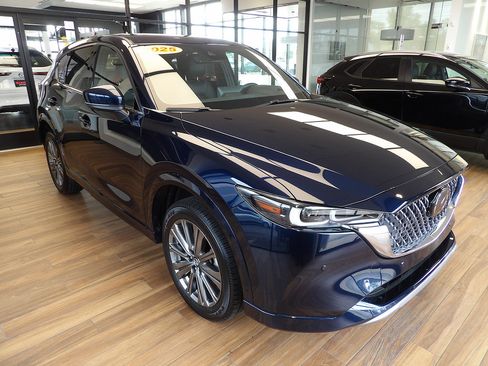 Certified 2025 MAZDA CX-5 Signature AWD/4WD image 3