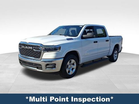 Used 2025 RAM 1500 Big Horn AWD/4WD image 4