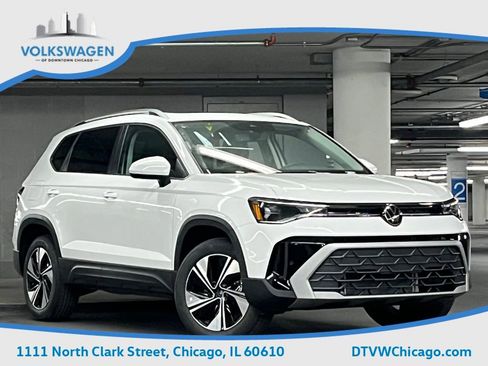 New 2025 Volkswagen Taos SE image 2