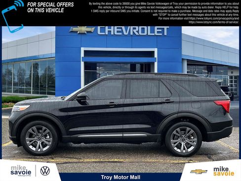 Used 2023 Ford Explorer XLT w/ Equipment Group 202A AWD/4WD image 2
