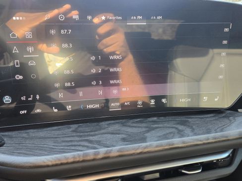 New 2025 Audi Q5 Premium Plus image 9