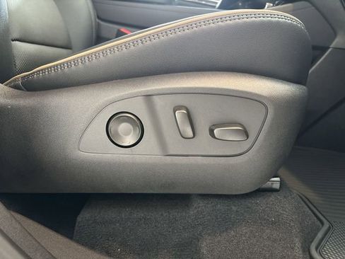 New 2026 Chevrolet Traverse High Country image 24