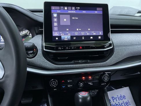 Used 2024 Jeep Compass Latitude image 22