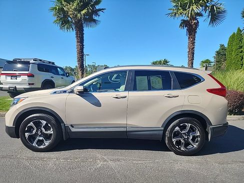 Used 2019 Honda CR-V Touring image 2