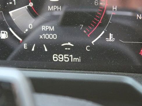 Used 2025 GMC Acadia Denali w/ Super Cruise Package image 12