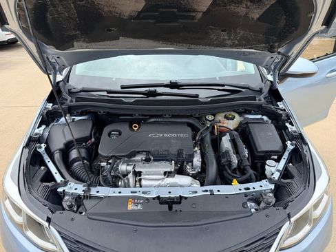 Used 2017 Chevrolet Cruze LS FWD image 27