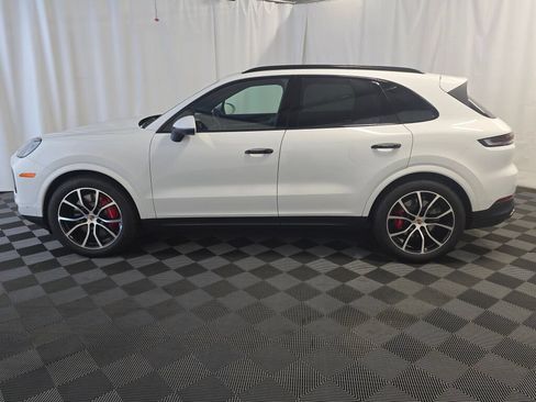 Certified 2025 Porsche Cayenne S AWD/4WD image 2