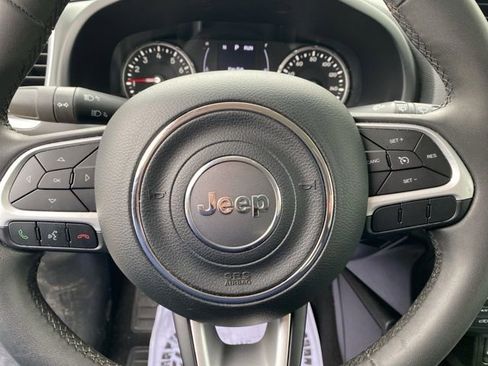 Used 2020 Jeep Renegade Latitude FWD image 10