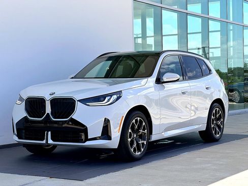New 2025 BMW X3 xDrive30i w/ Premium Package image 9