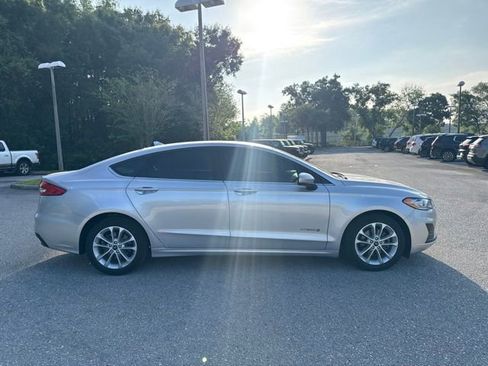 Used 2019 Ford Fusion SE FWD image 8