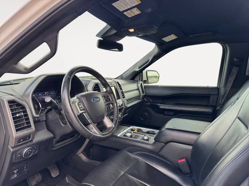 Used 2019 Ford Expedition Max XLT w/ Equipment Group 202A AWD/4WD image 9