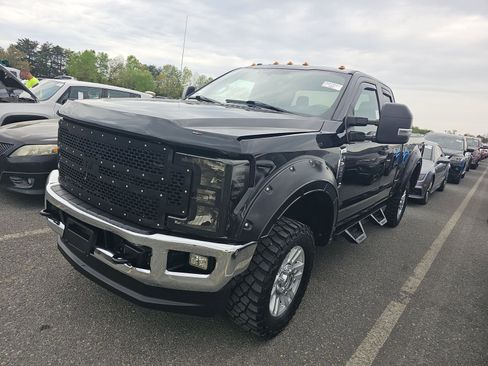 Used 2019 Ford F250 XLT w/ XLT Value Package AWD/4WD image 2