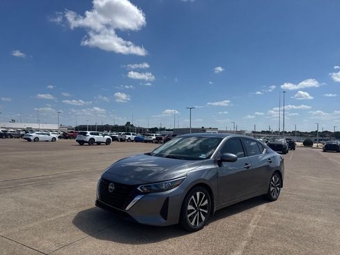 Used 2024 Nissan Sentra SV w/ SV Premium Package FWD image 8