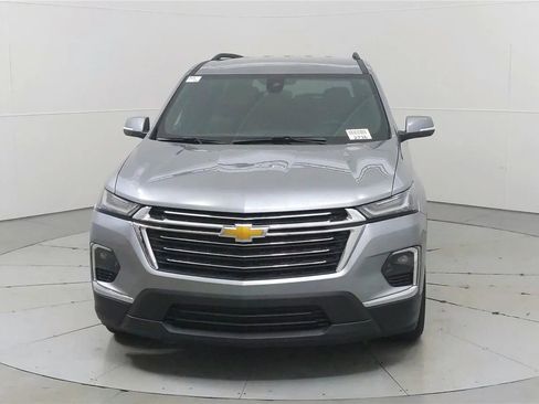 Used 2023 Chevrolet Traverse LT FWD image 2