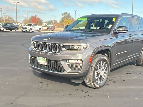 New 2025 Jeep Grand Cherokee Limited w/ Trailer Tow Package image 7