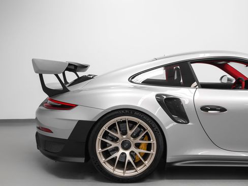 Certified 2018 Porsche 911 GT2 RS RWD image 15