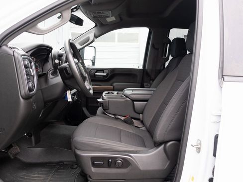 Used 2021 Chevrolet Silverado 2500 LT w/ Snow Plow Prep/Camper Package image 8