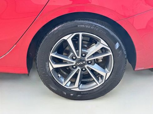 Used 2023 Kia Forte LXS w/ LXS Technology Package image 6