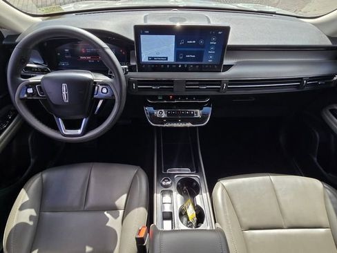 Used 2023 Lincoln Corsair FWD w/ Towing Package image 17