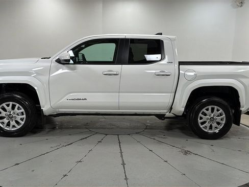 Certified 2024 Toyota Tacoma SR5 image 8