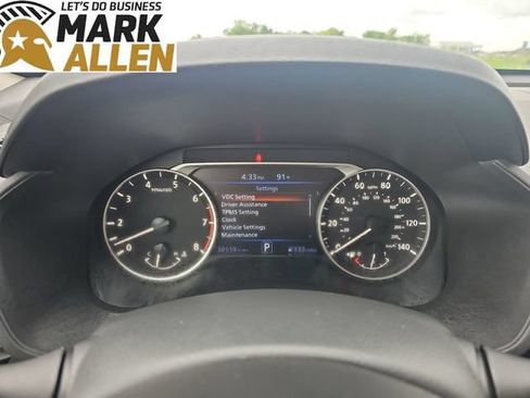 Used 2025 Nissan Altima 2.5 SV FWD image 11
